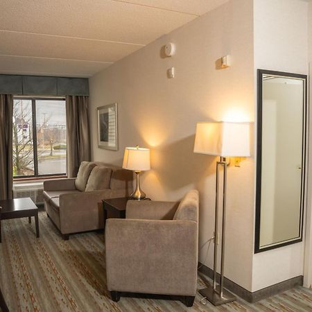 Отель Wyndham Garden Erie Kearsarge Экстерьер фото