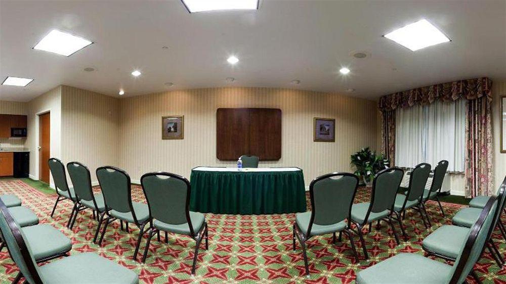 Отель Wyndham Garden Erie Kearsarge Экстерьер фото