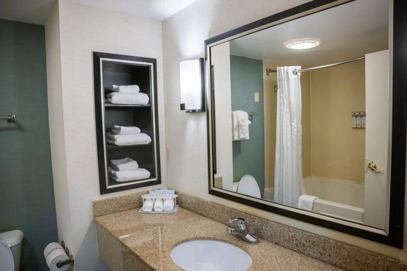 Отель Wyndham Garden Erie Kearsarge Экстерьер фото