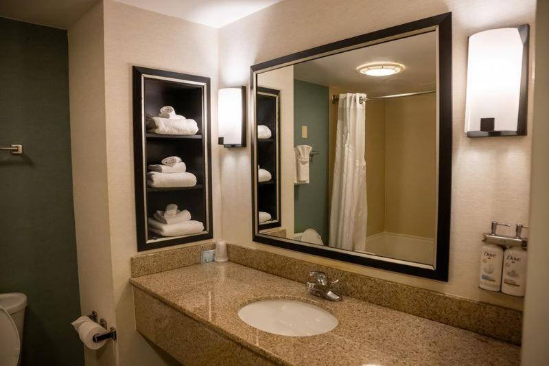 Отель Wyndham Garden Erie Kearsarge Экстерьер фото