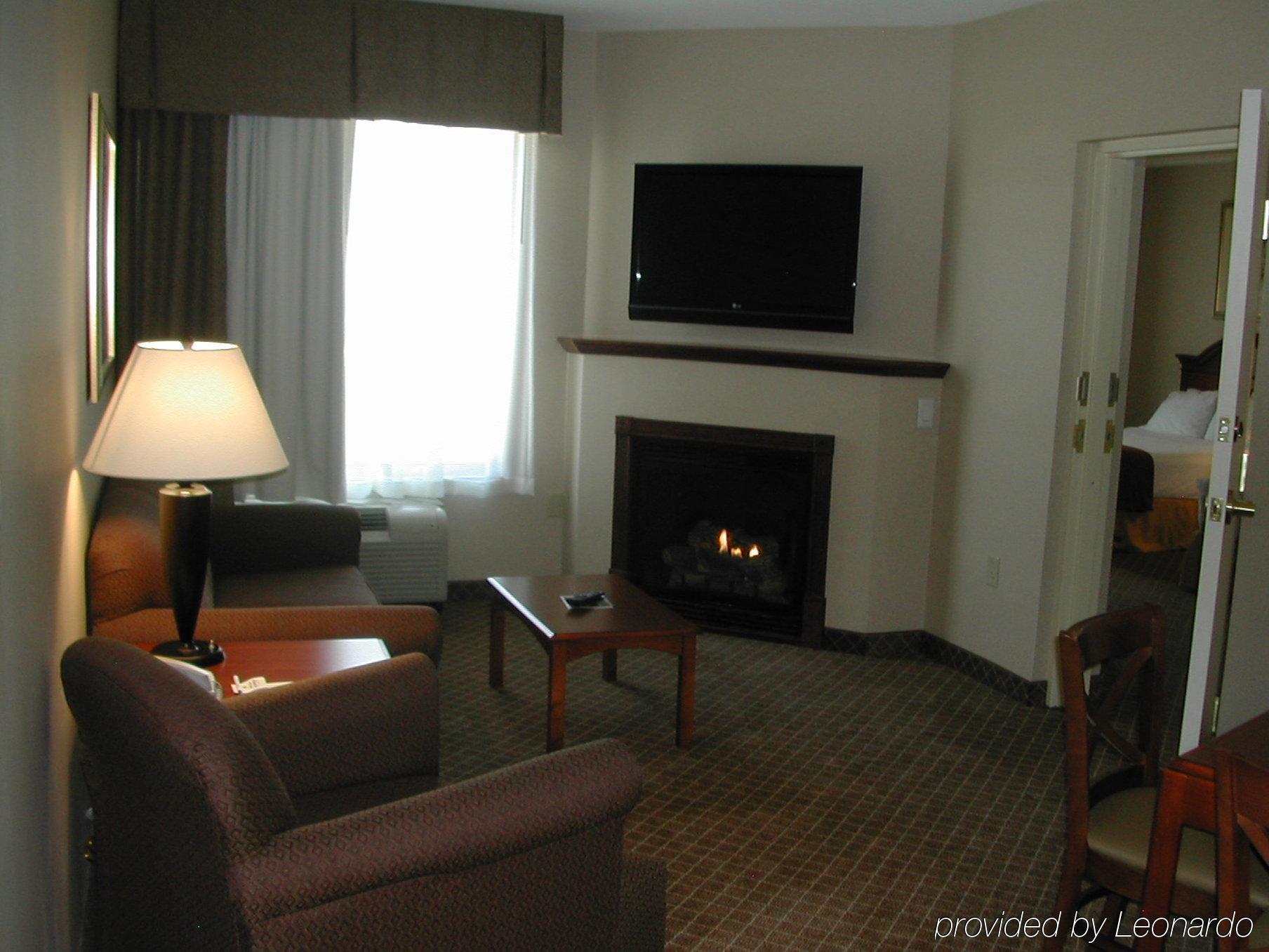Отель Wyndham Garden Erie Kearsarge Экстерьер фото