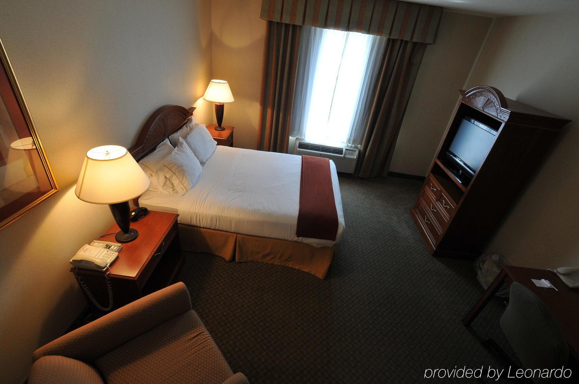 Отель Wyndham Garden Erie Kearsarge Экстерьер фото