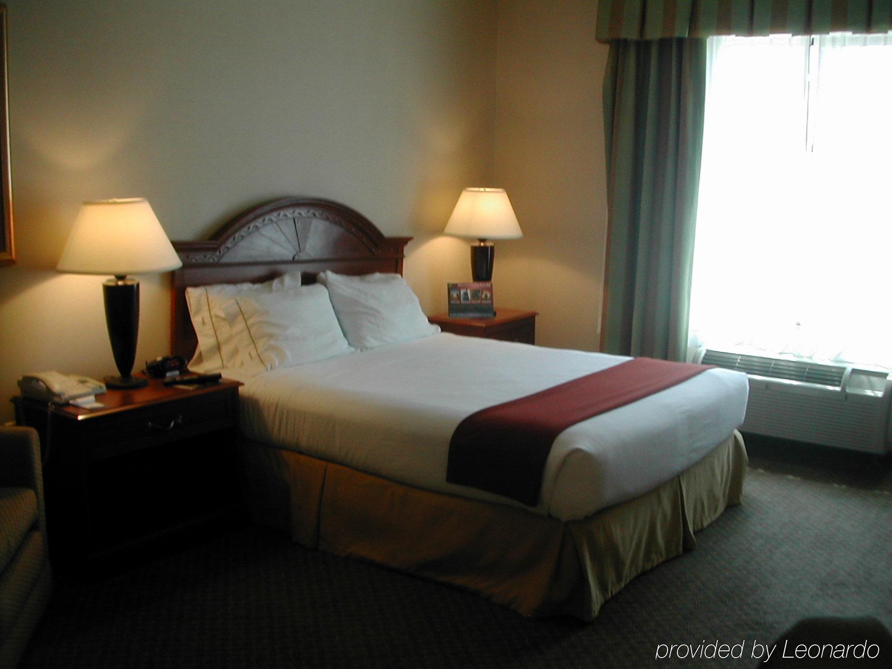 Отель Wyndham Garden Erie Kearsarge Экстерьер фото
