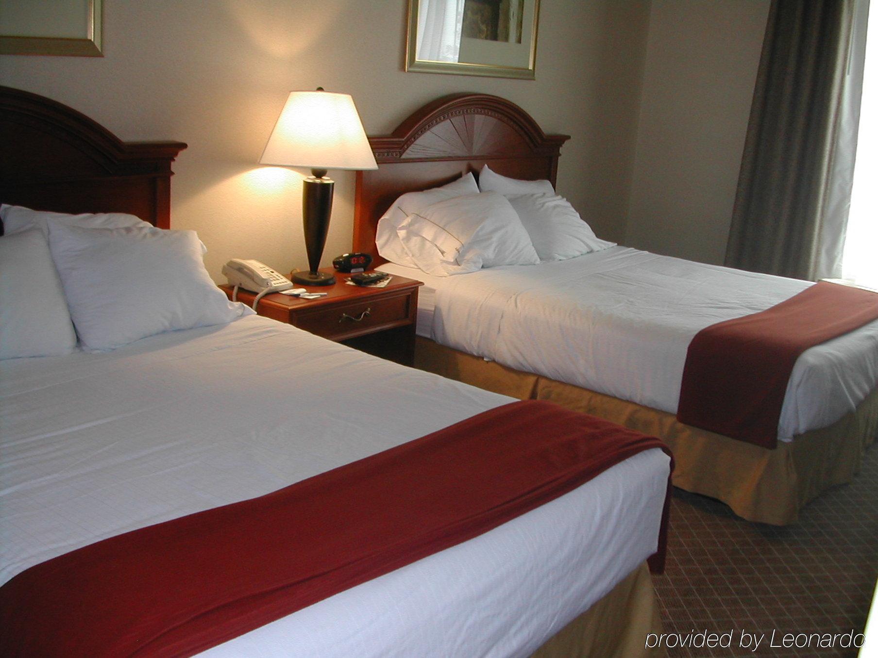 Отель Wyndham Garden Erie Kearsarge Экстерьер фото
