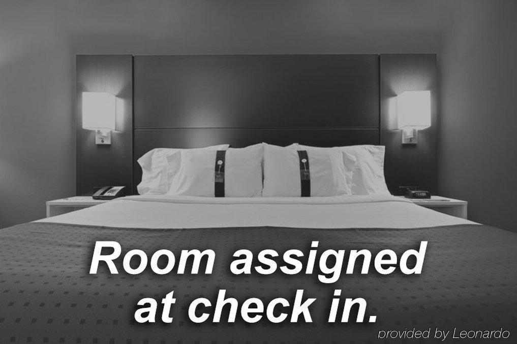 Отель Wyndham Garden Erie Kearsarge Экстерьер фото