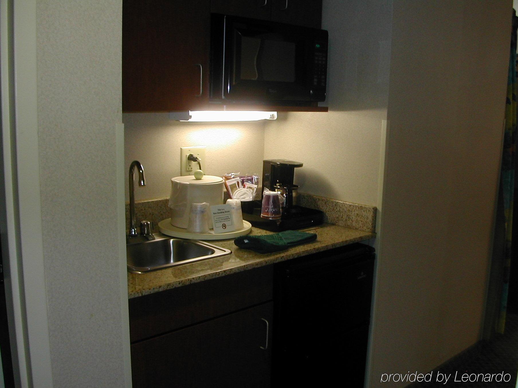 Отель Wyndham Garden Erie Kearsarge Экстерьер фото