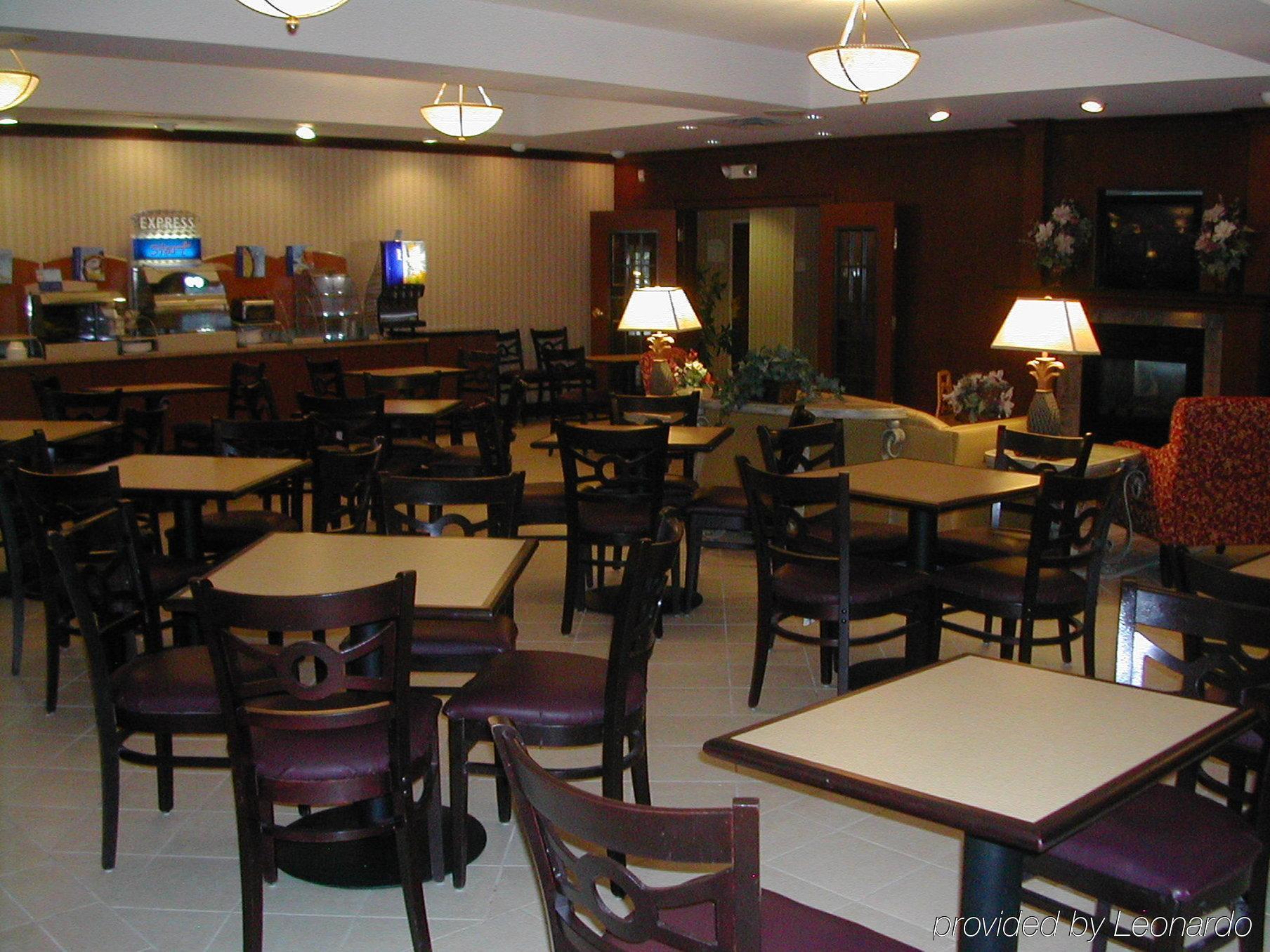 Отель Wyndham Garden Erie Kearsarge Экстерьер фото
