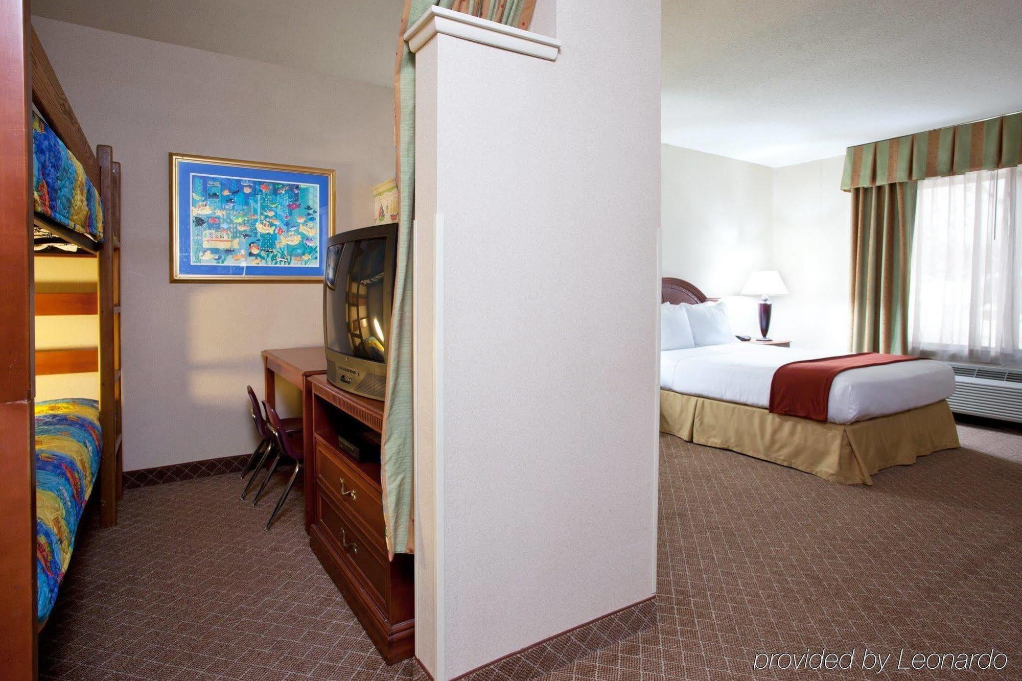Отель Wyndham Garden Erie Kearsarge Номер фото