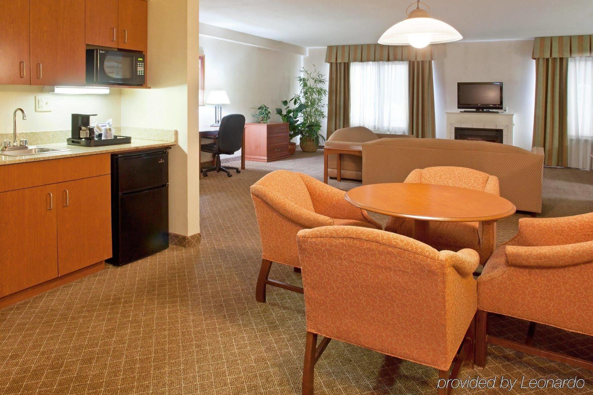Отель Wyndham Garden Erie Kearsarge Номер фото