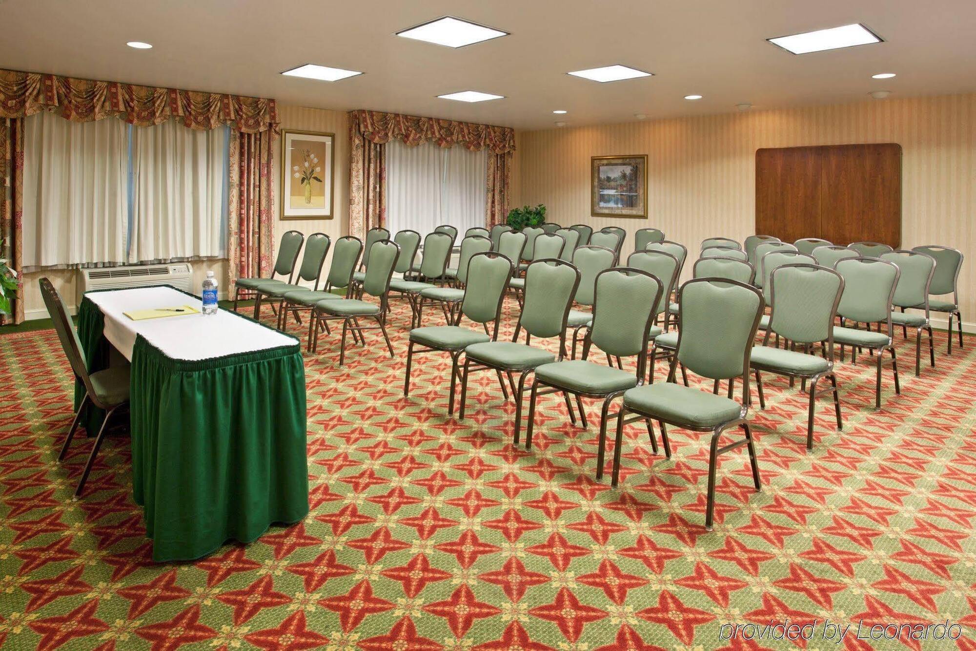 Отель Wyndham Garden Erie Kearsarge Экстерьер фото