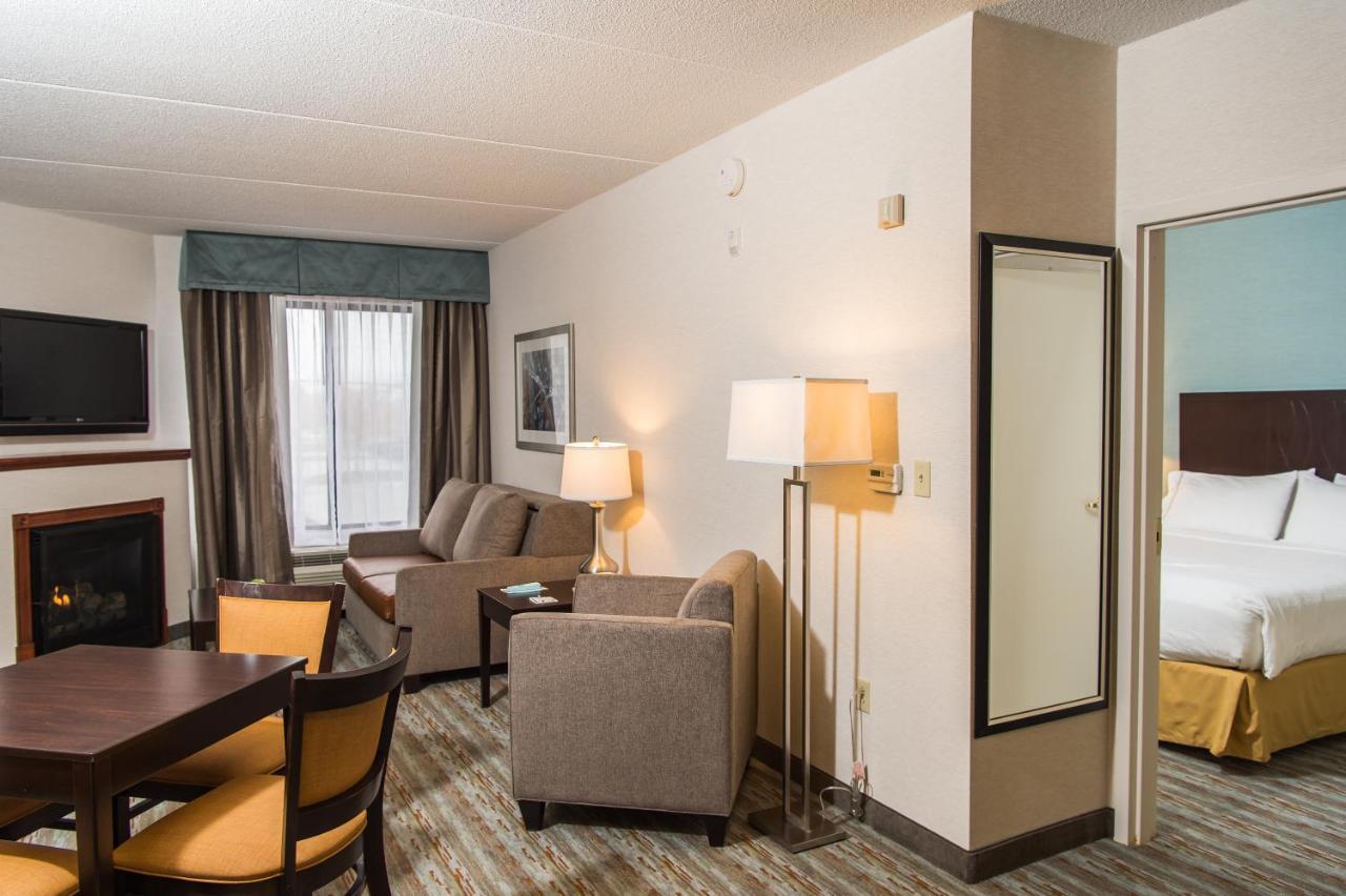 Отель Wyndham Garden Erie Kearsarge Экстерьер фото